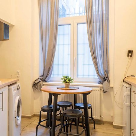 Lovely Apartment In Party Street Ka10 Budapest Ngoại thất bức ảnh